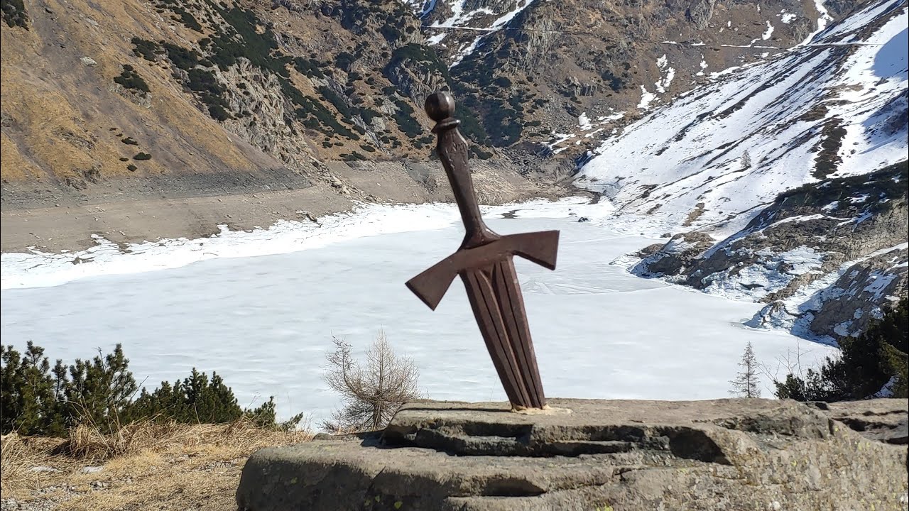 Escursione da Valbondione al Lago del Barbellino (Rifugio Curò), da Maslana (sentiero invernale)