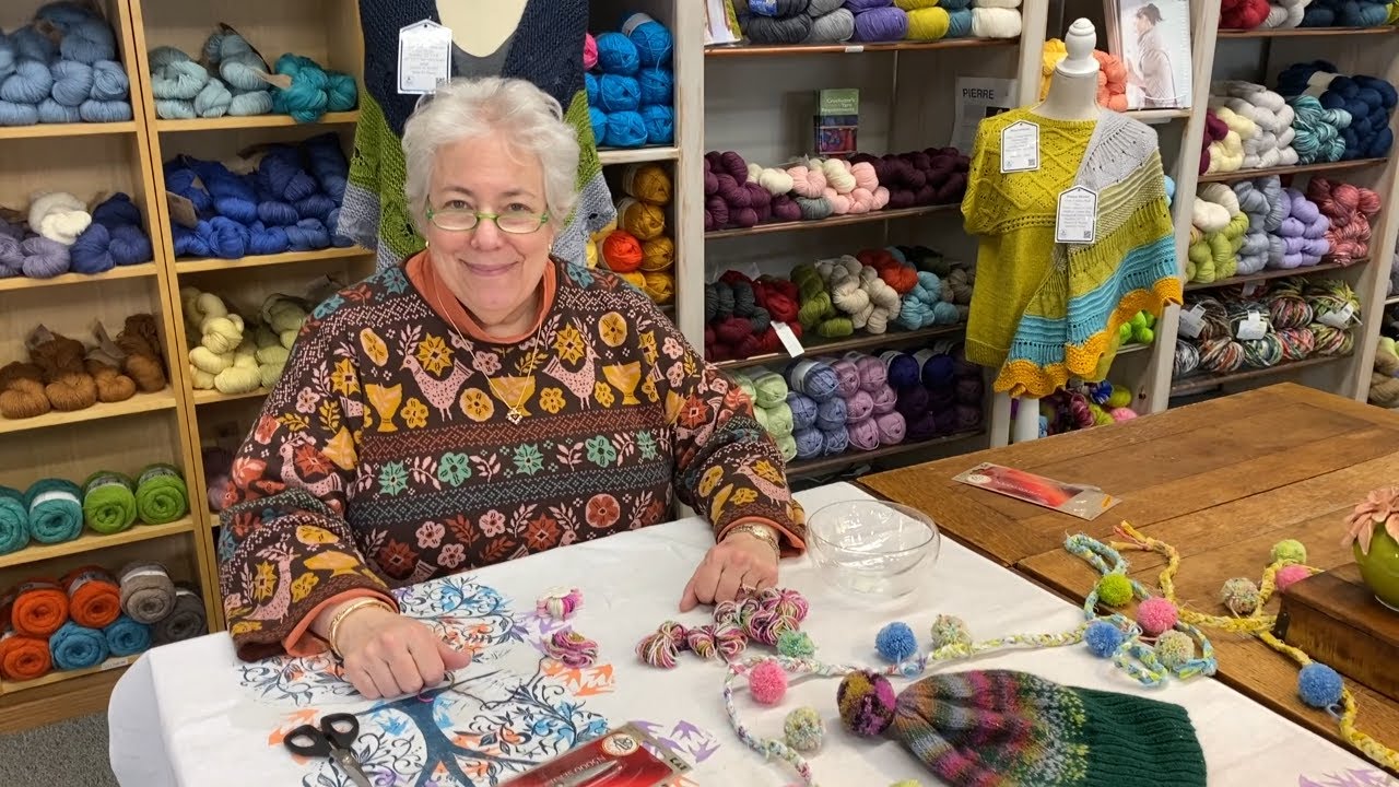 Tutorial : How to Make a Yarn Pom Pom