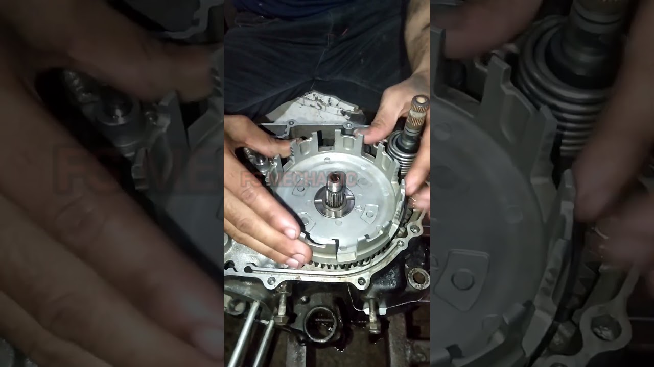 Honda CB Shine engine clutch housing fitting #shorts #ytshorts #fsmechanic