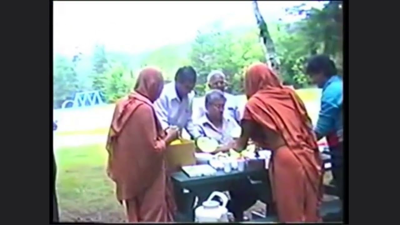 PUJYA DHYANI SWAMIJI AT USA 1992 - THAKORJI THAL AT USA FOREST LAND