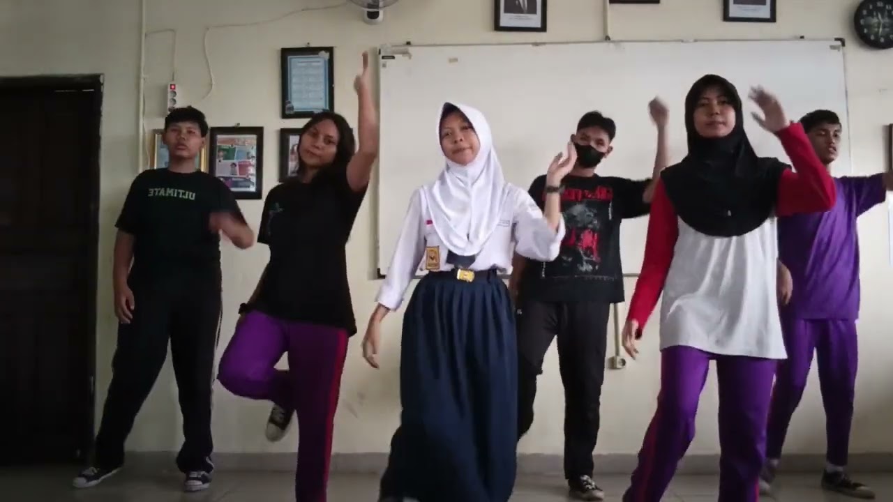 Senam Kaka main salah kelas 9