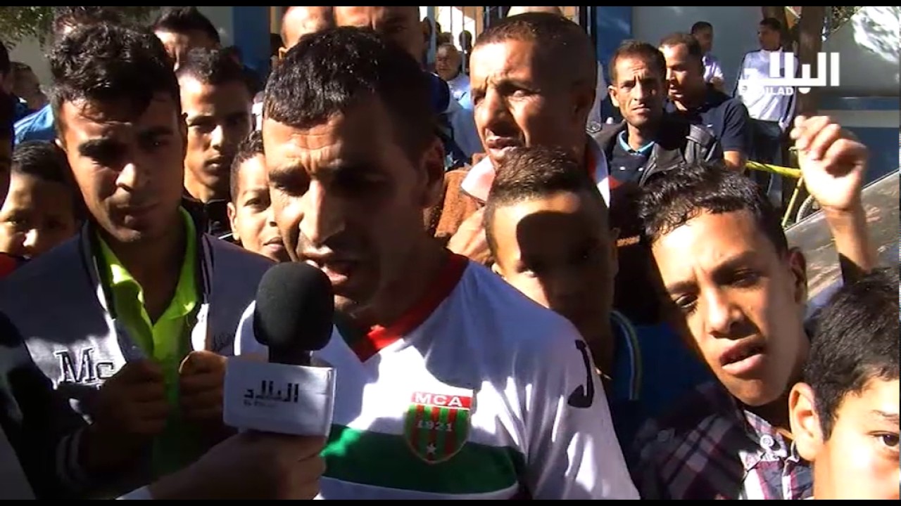 سعيدة : العشرات يحتجون  أمام مقر العيادة بمنطقة أولاد براهيم  - elbiladtv-