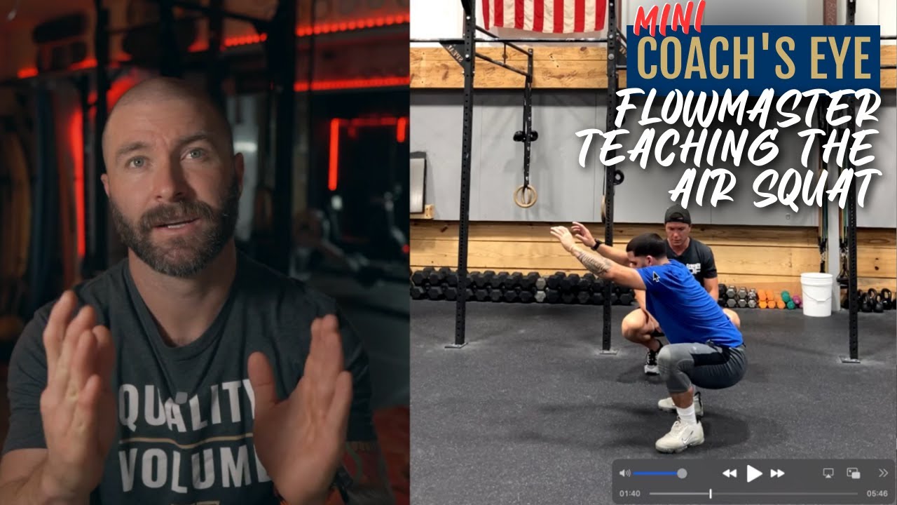 Сотрудники CrossFit Seminar Flowmasters анализируют обучение воздушному приседанию