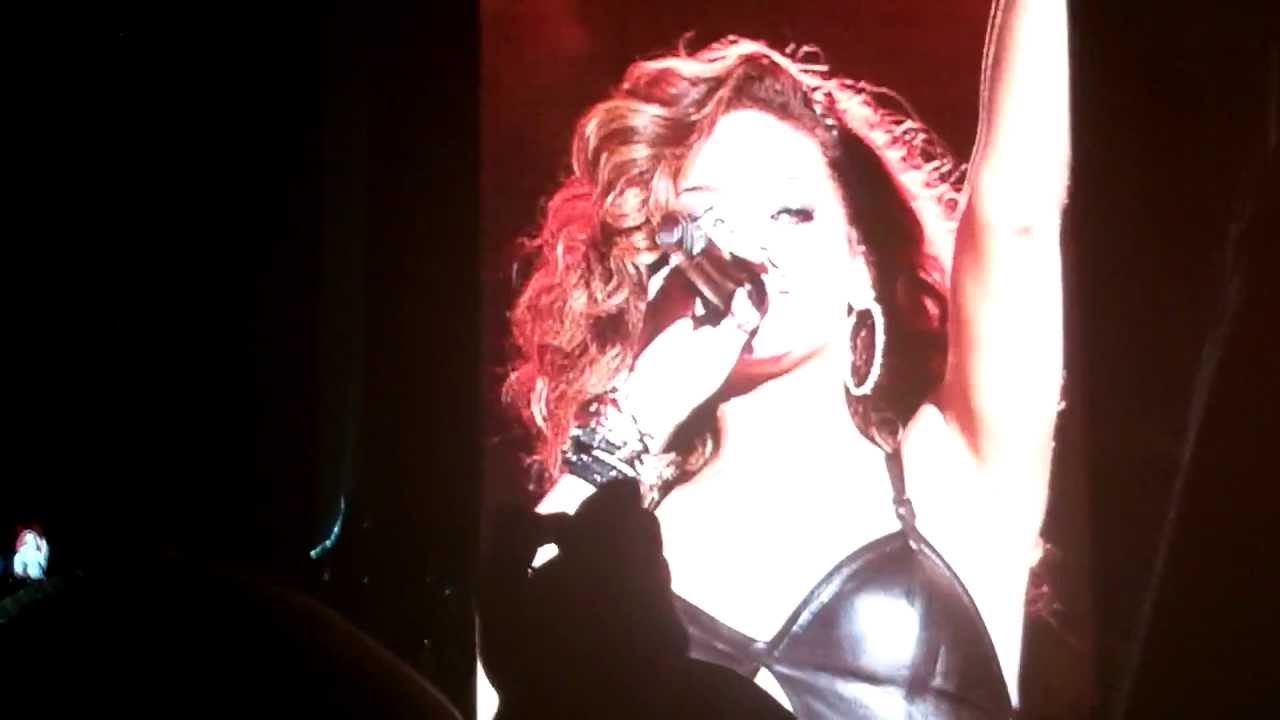 Eminem & Rihanna - Love The Way You Lie Pt 1/2 Live @ V Fest 2011 Weston Park Staffordshire