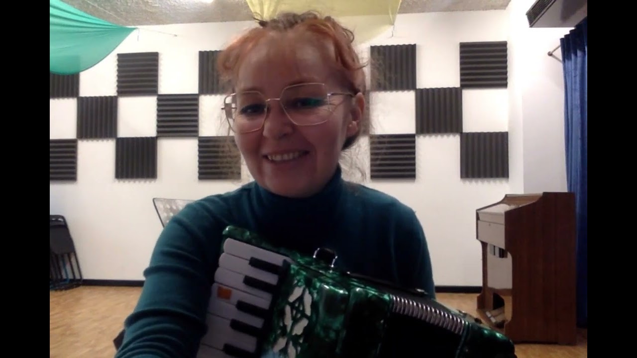 Gravità e tonalità musica con i gesti Cantiamo e suoniamo le voce diverse #natalyachesnova #kodali