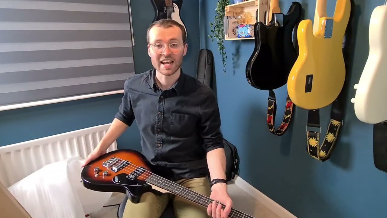 Gretsch G2220 Electromatic Junior Jet II | Bedroom Bass Unboxing
