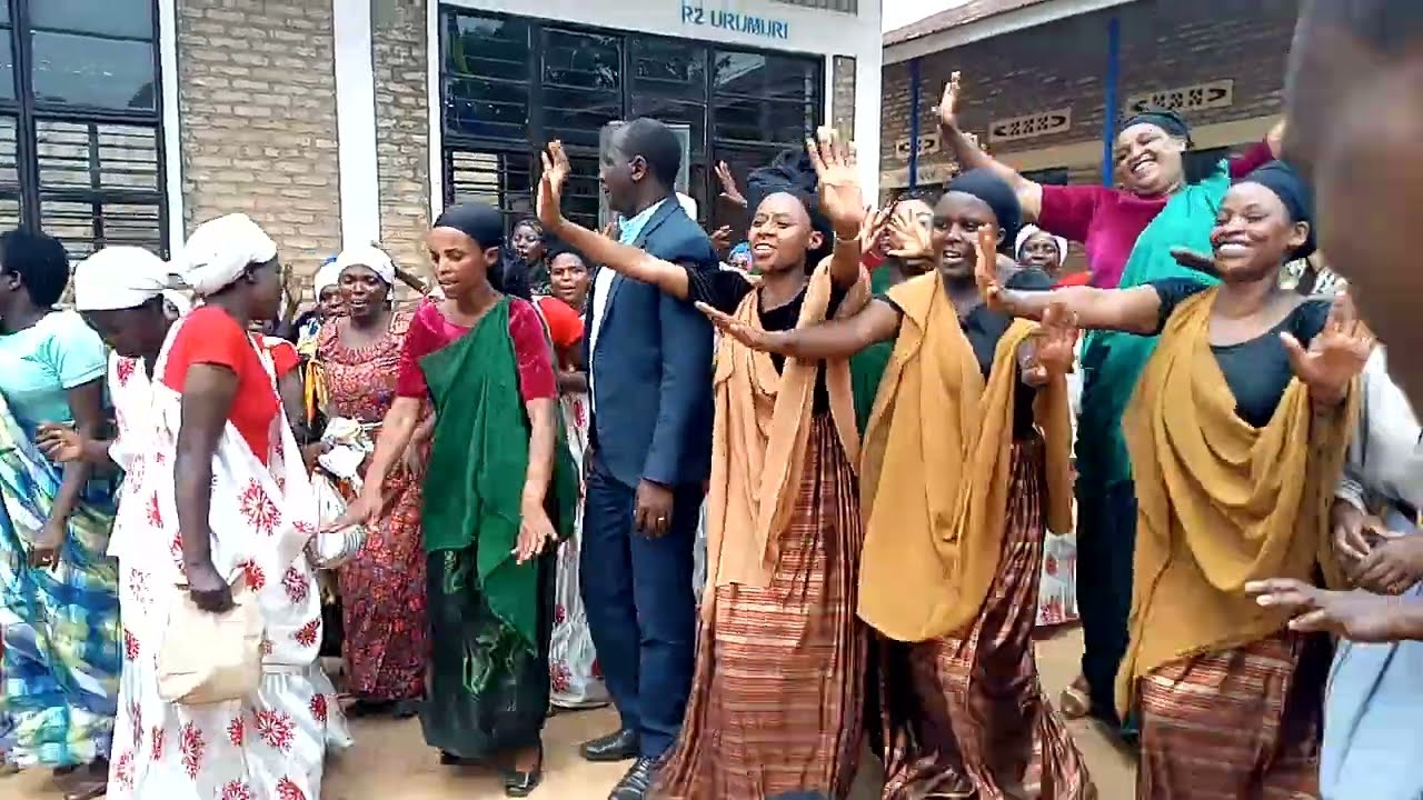 Mbega ikorasi 🥰Urumve turagushimye wa Mana we - Babyinnye bikoreye uduseke mumashimwe adasanzwe🙏
