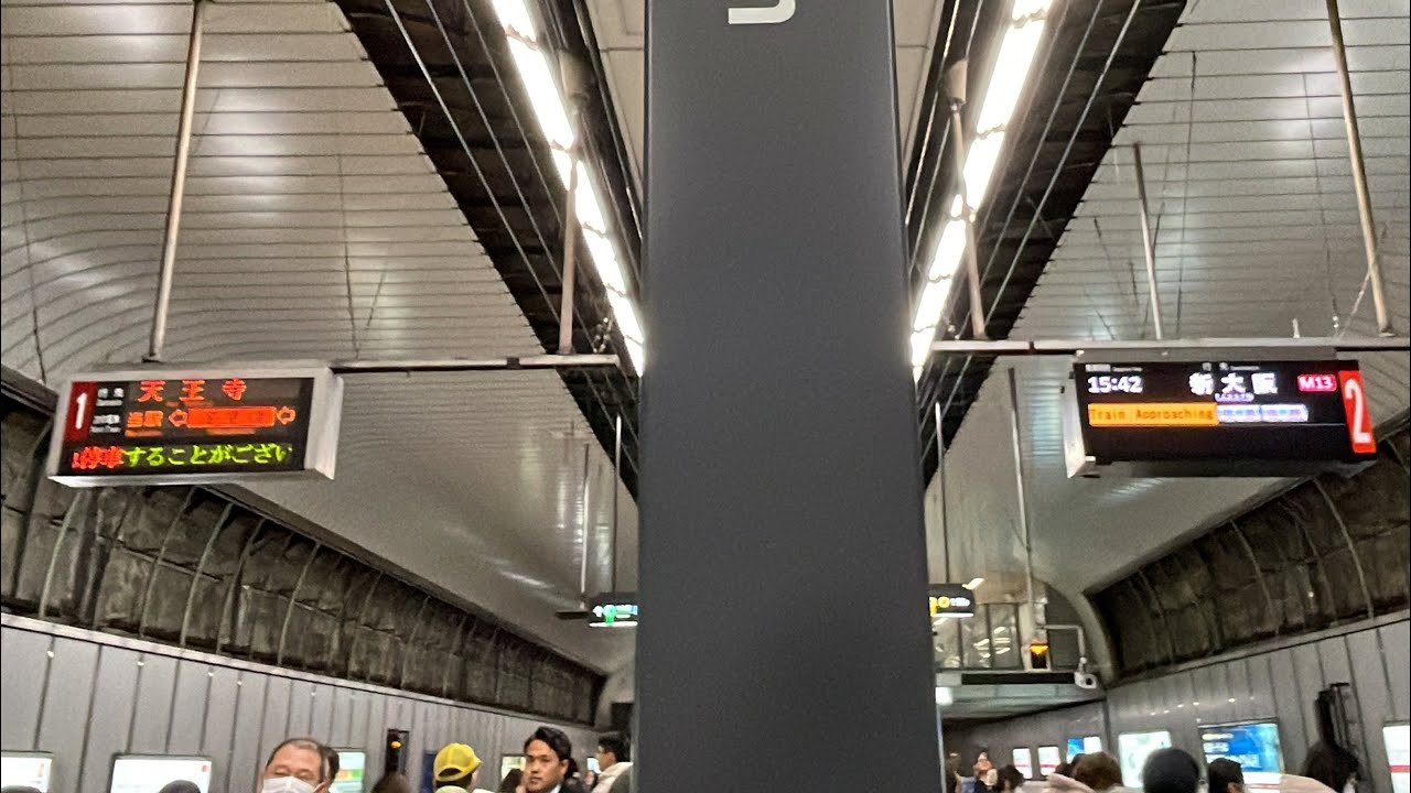 大阪メトロ御堂筋線本町駅、一部の発車標リニューアル開始！今しか見られない新旧の発車標が混在する駅構内の様子を撮影してみた！