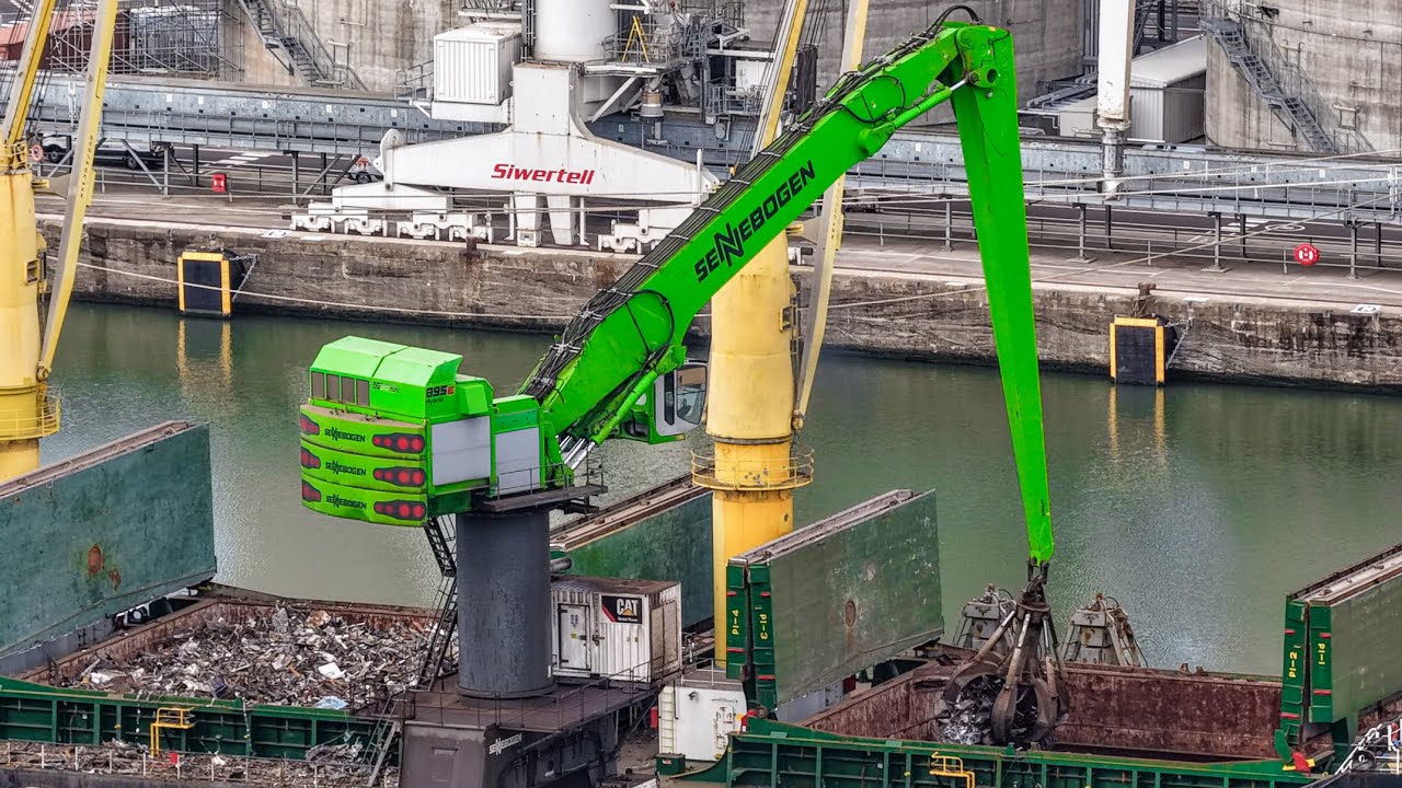 WORLD'S LARGEST Material Handler! The Sennebogen 895E Hybrid. Port Handling Ship Loading | LIVERPOOL