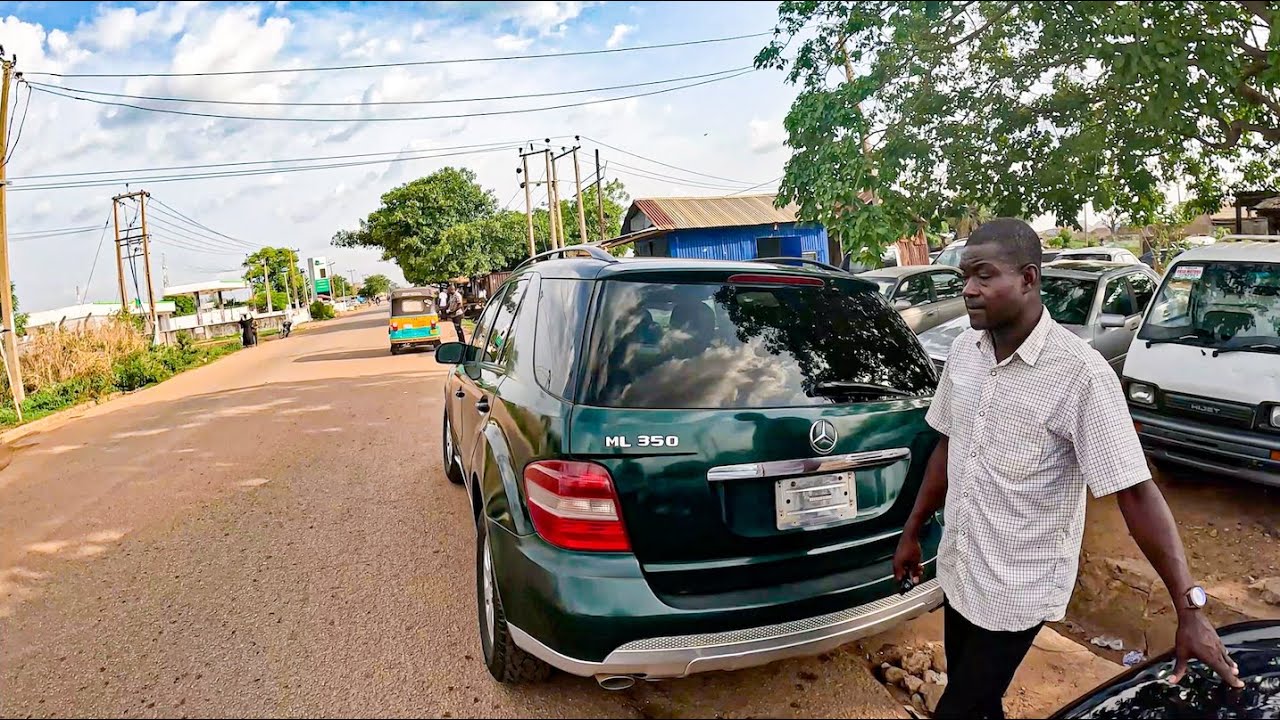2007 Mercedes ML 350 POV Drive through an African City