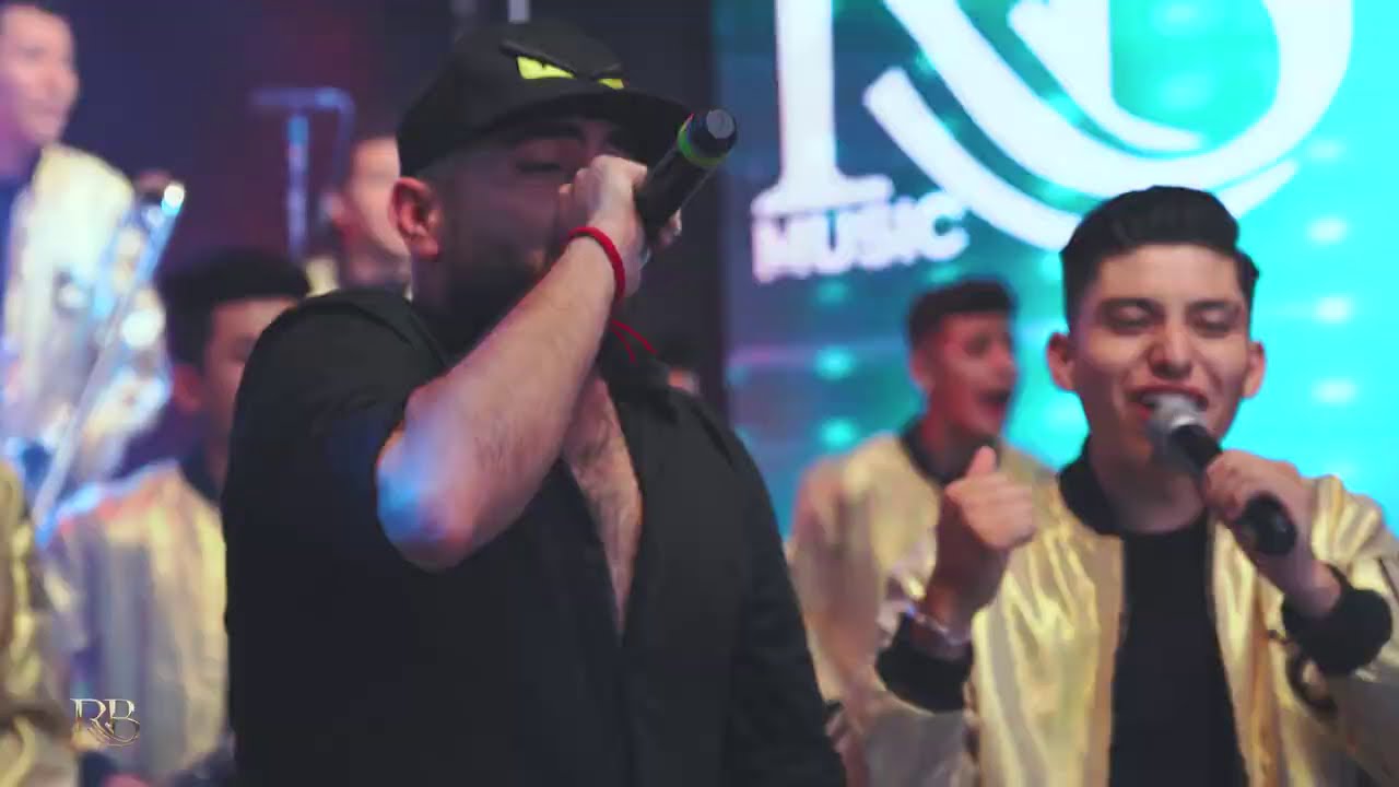 El Bichi - El Pavido Navido ft. Banda Coyulitos [Live] 2020