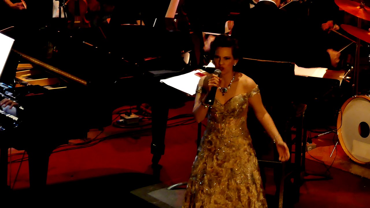 Joan Ellison Sings 