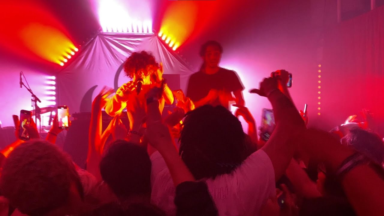 MOSHPIT /// ericdoa - movinglikeazombie (Live at Washington D.C)