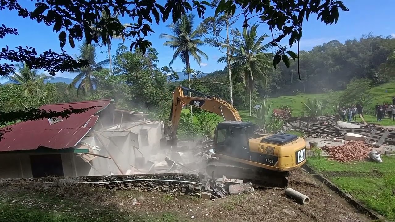Pembongkaran tongkonan