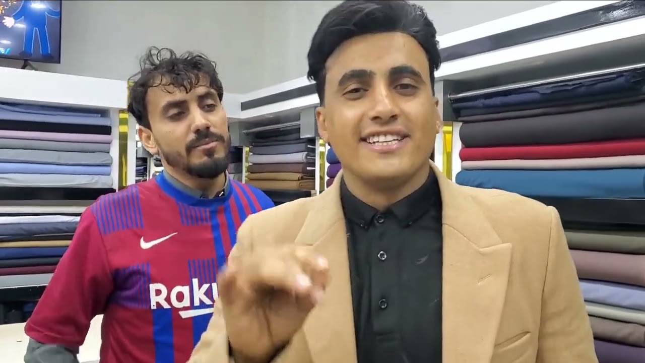 حسن برو ينفذ العقوبة راح يشحت في شوراع صنعاء وٲحرق فنيلة برشلونة ٲمام جمهوره 😂😂😂بسبب خسارتهم