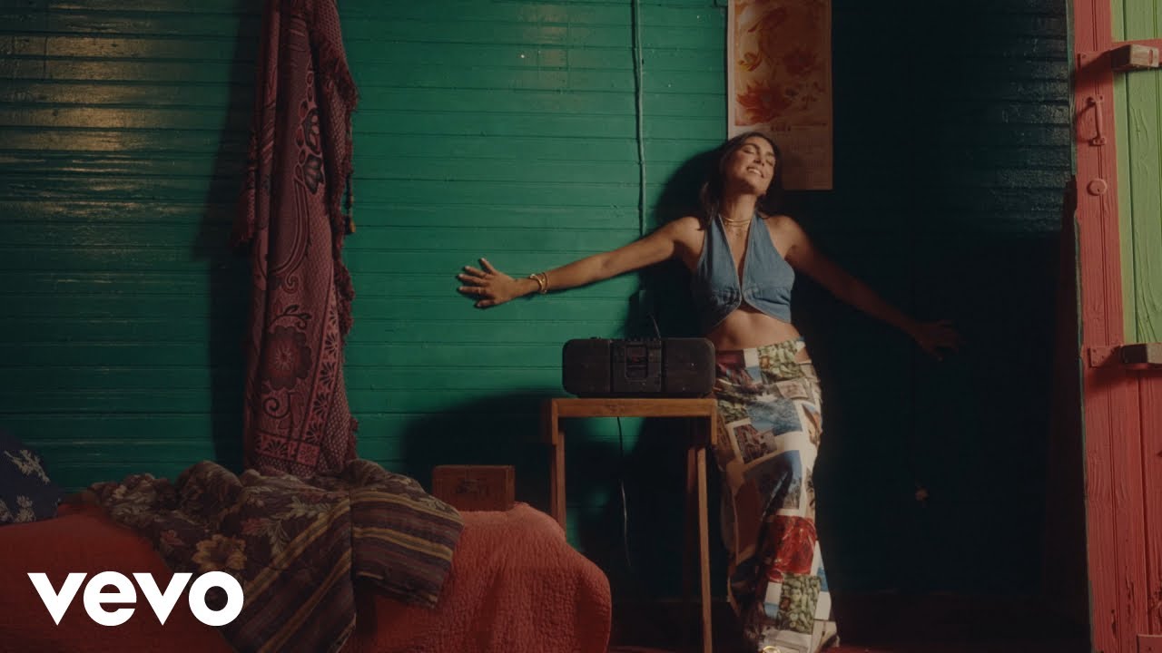 Liz Grimaldo - Dos Pies Izquierdos (Video Oficial)