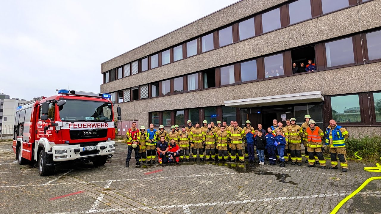 2025 10 11 Freiwillige Feuerwehr Aachen-Haaren - Jahresabschlussübung im alten Polizei-Präsidium AC