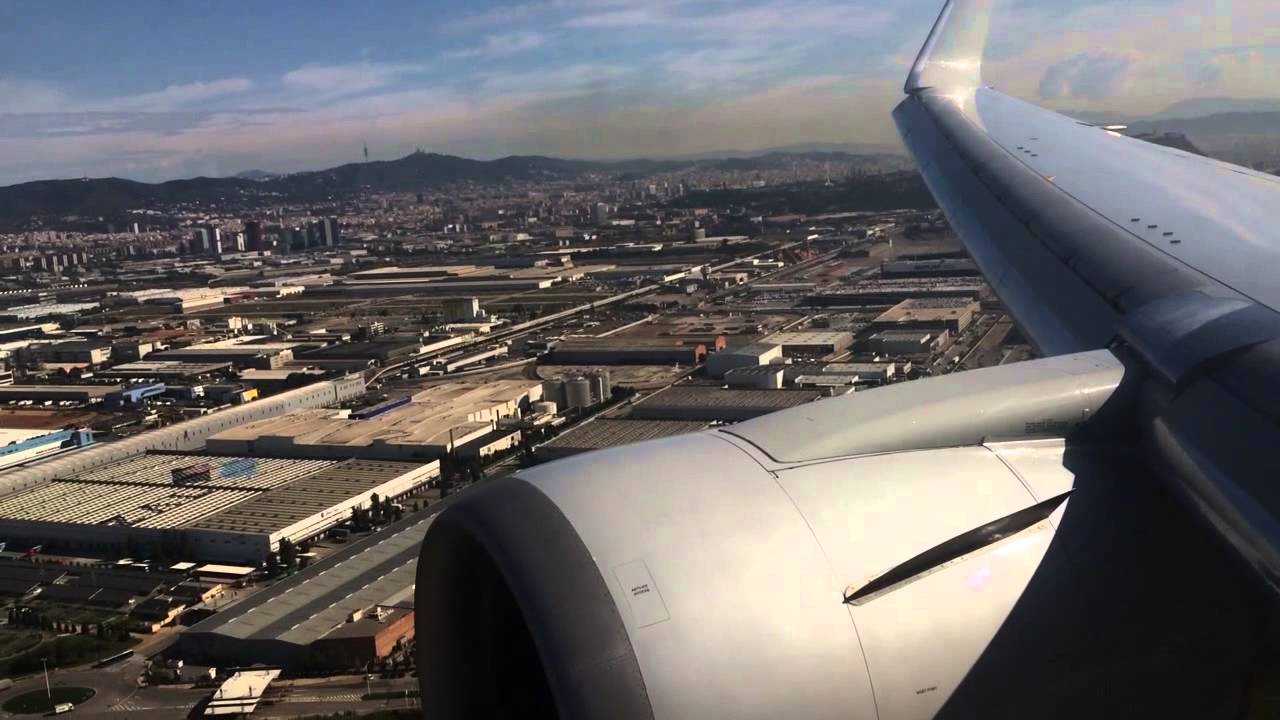 American Airlines Boeing 767-300 OneWorld arriving Barcelona
