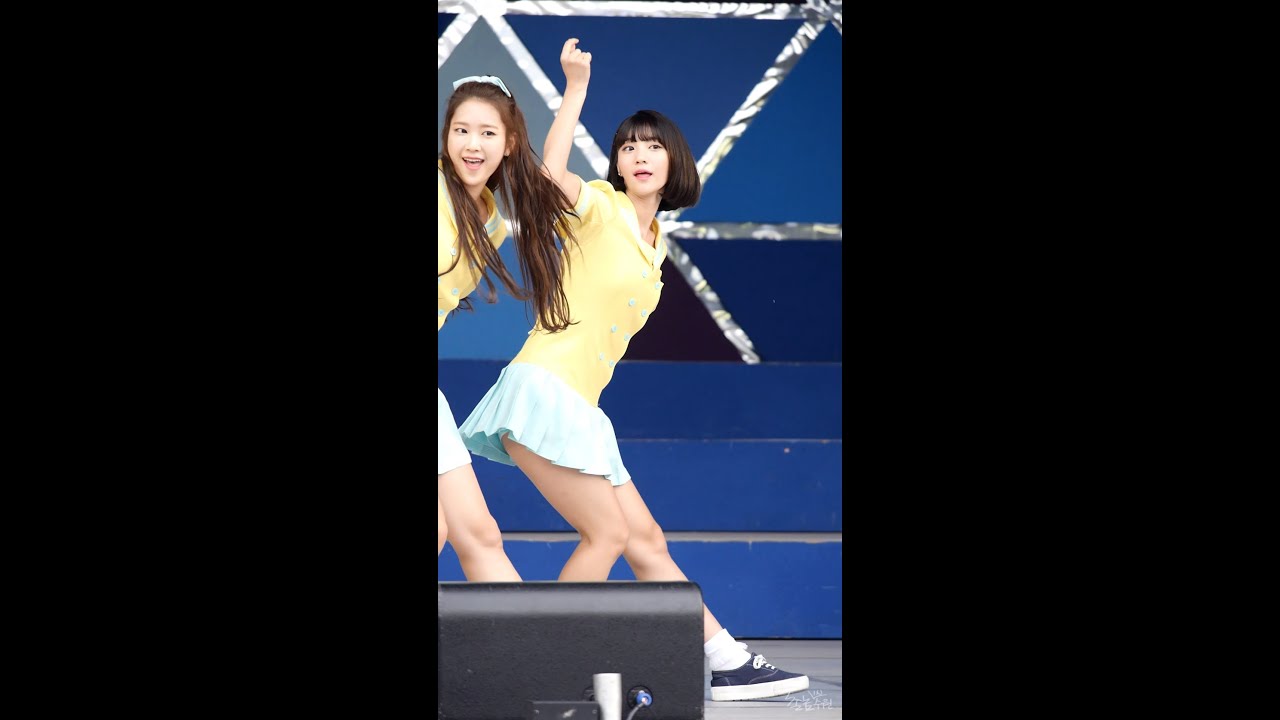160907 오마이걸 (Oh My Girl) - WINDY DAY (유빈, 비니) 직캠 by 수원촌놈 [서울광장]