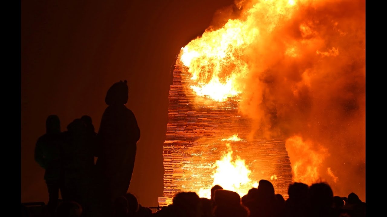 Vreugdevuur Scheveningen 2016-2017 (Guinness World Record Largest Bonfire)