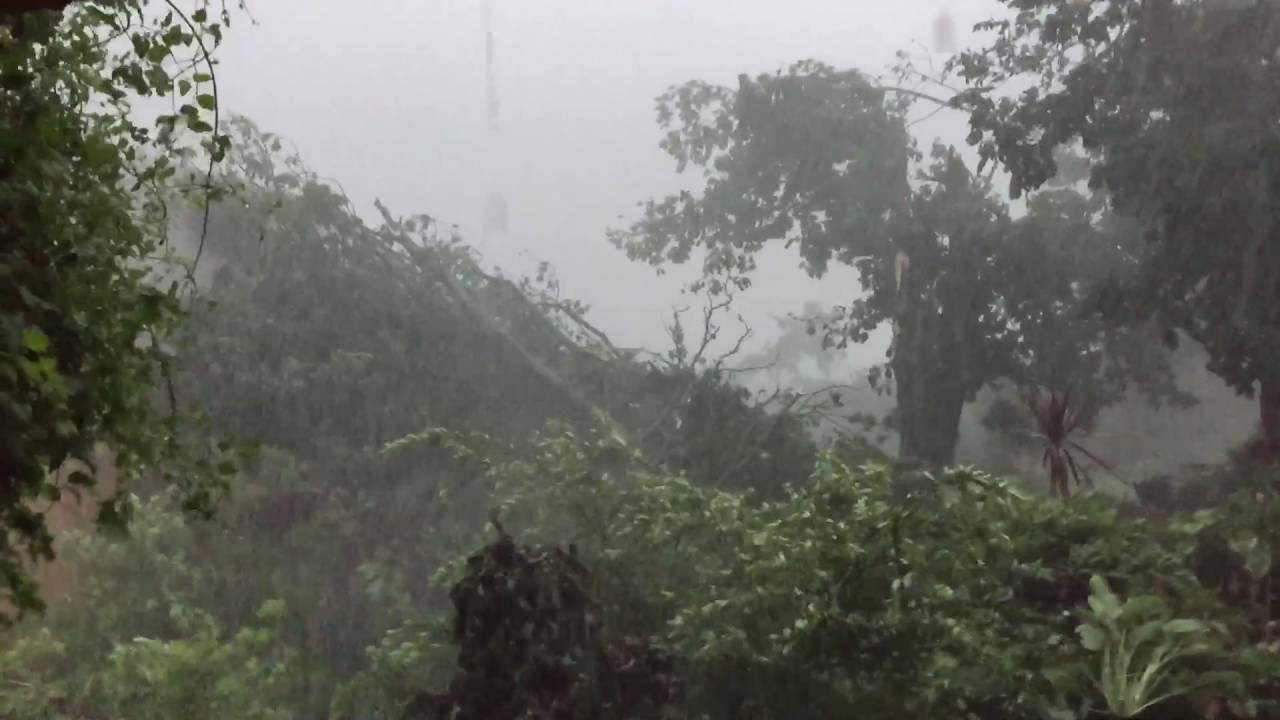 Downburst  140-200 km/hour in Wind