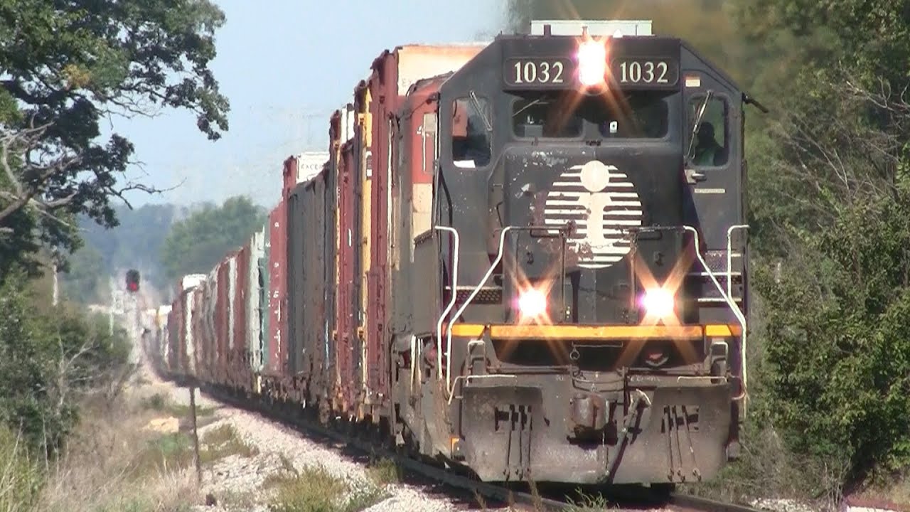 IC 1032 East (EMD SD70 