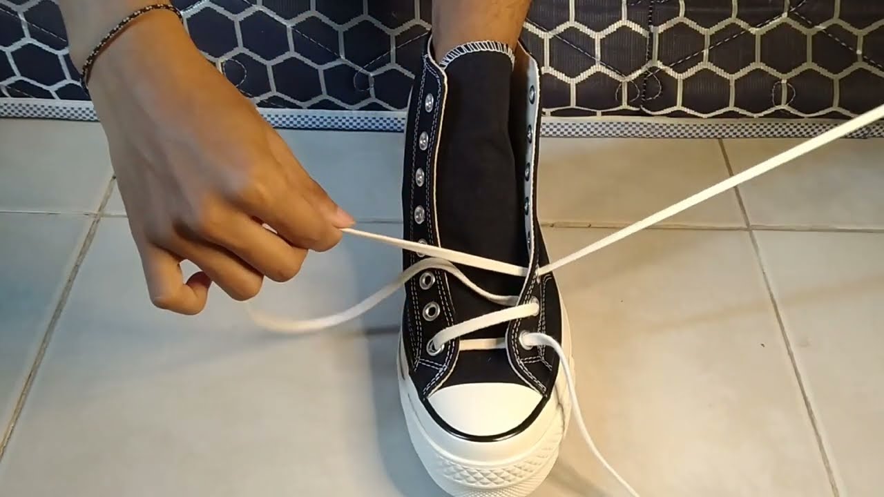 3 Cara Simple Mengikat Tali Sepatu