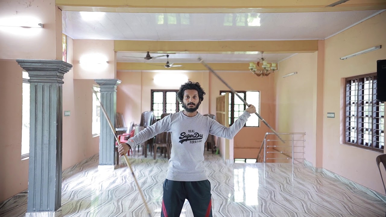 kalaripayattu : double stick (vadiveeshu)