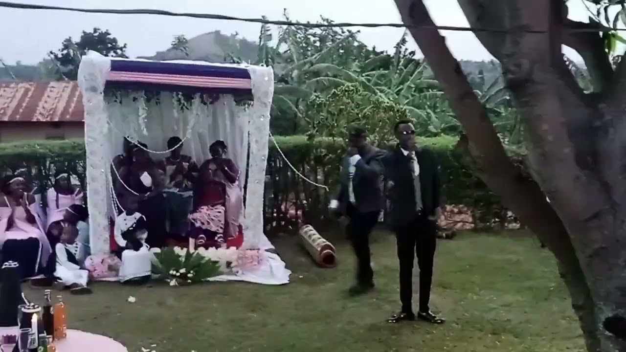Reeba Swit Mozeh na RobRoss Ankore  okubashemeza  aha Adyeri's Introduction ceremony