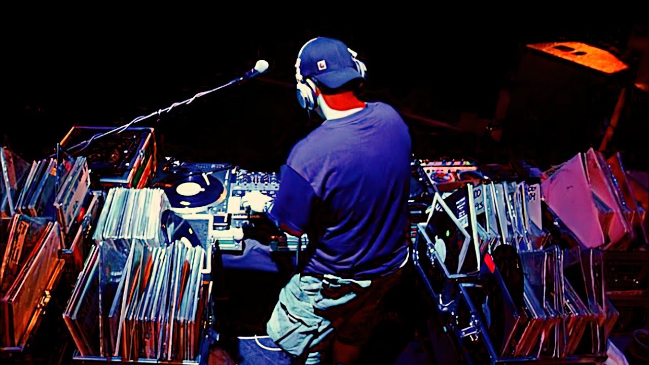 DJ Z-Trip - SCRATCH Tour 2003 (Live Art by Sheperd Fairey) 1080p 60fps