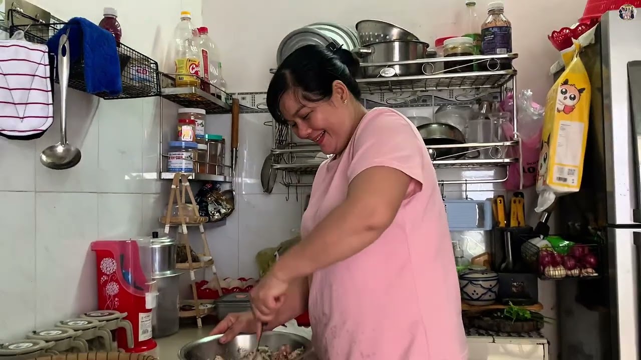 Mẹ Vào Bếp Nấu Canh Khổ Qua Nhồi Thịt – Bữa Cơm Trưa Gia Đình Ngon Hết Sảy ❤️