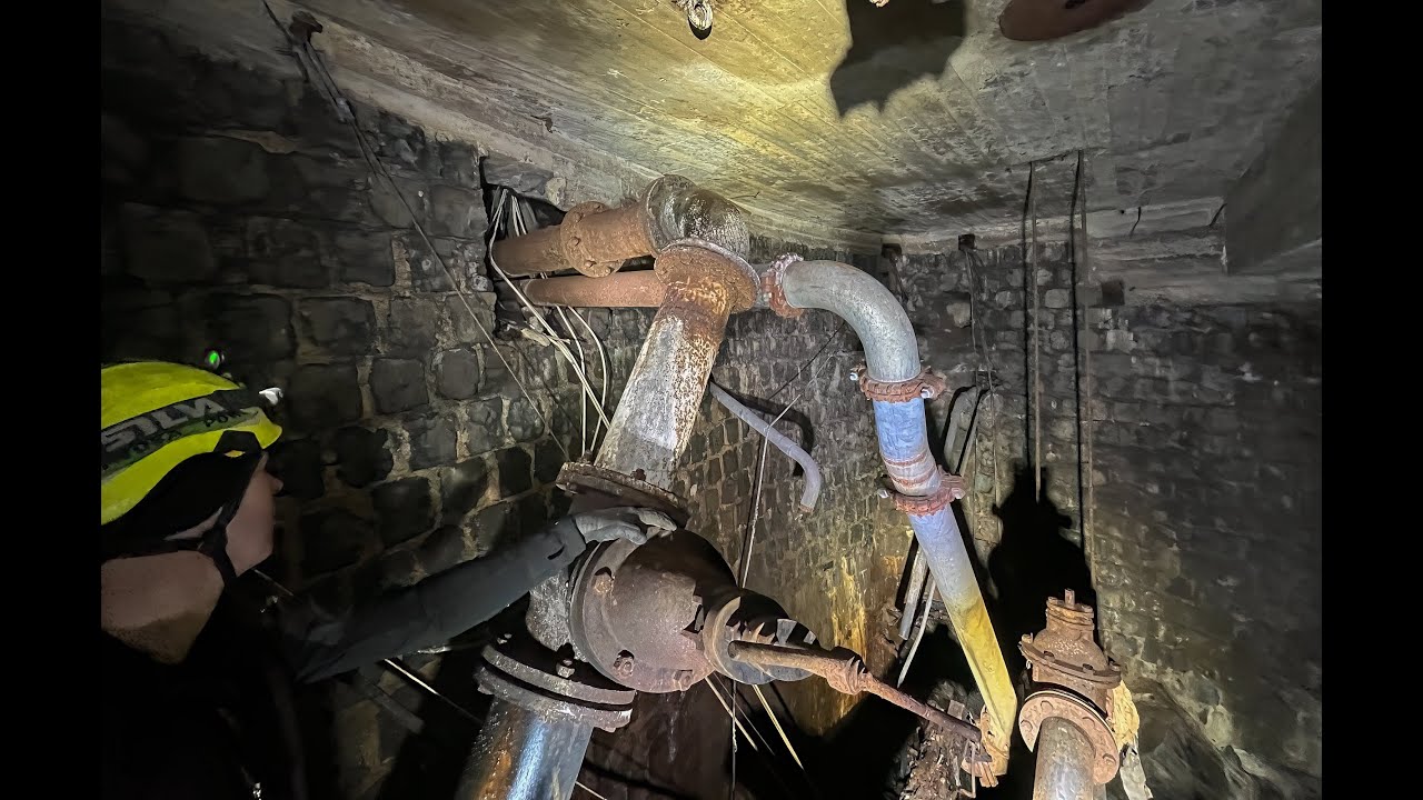 Exploring old abandoned mines .  Lortopalt 217