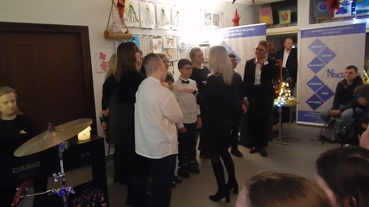 4.Stowarzyszenie NADZIEJA.Kolędowanie .Chór ALLEGRIA