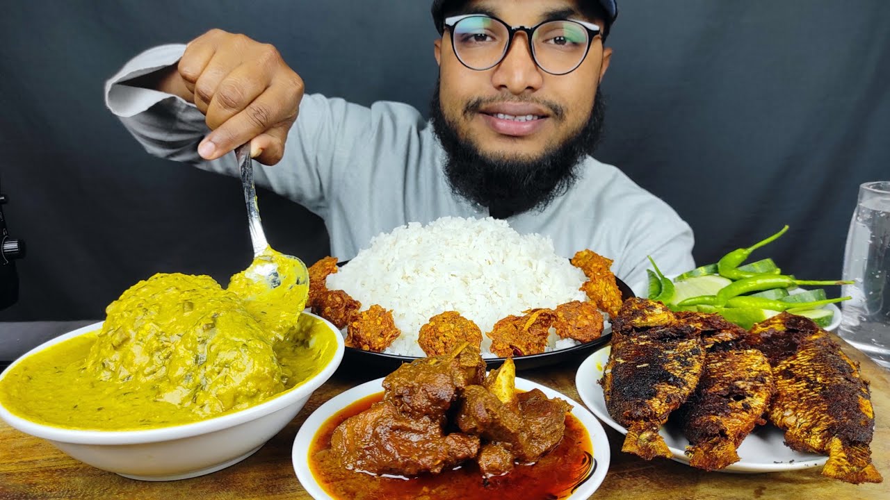 CRISPY FISH FRY, MUTTON CURRY, TRADITIONAL VILLAGE FOOD MUKHI WITH HILSA FISH HEAD WITH RICE EATING