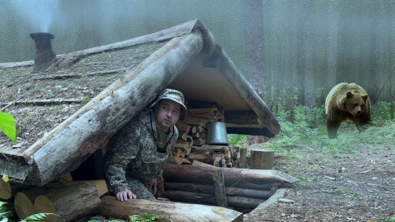 WILD Animals SURROUNDED Me! HIDE In A TINY Underground STABLE Shelter