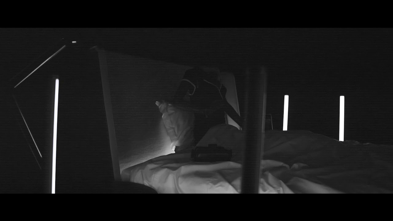Løyd feat. Annie Sama - Cyborg (Official Music Video)