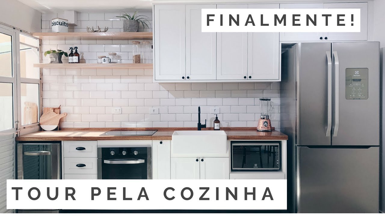 TOUR COMPLETO PELA COZINHA l bancada de madeira e estilo escandinavo
