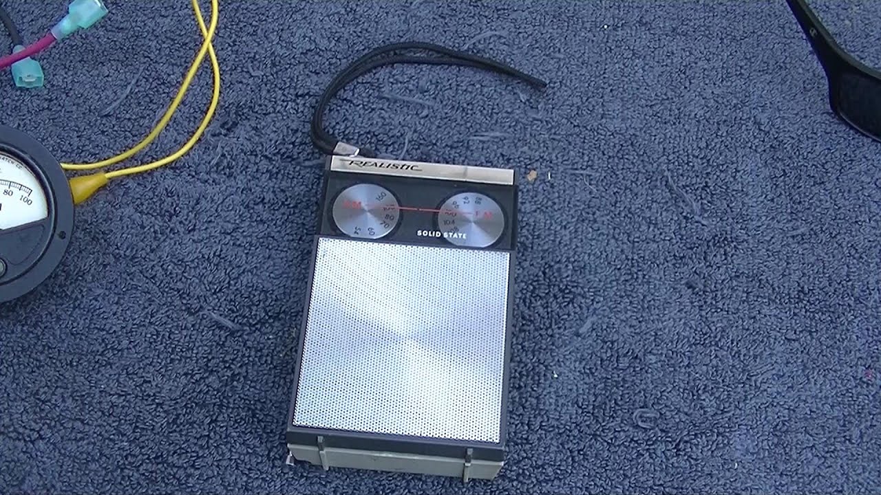 Realistic AM FM Pocket Radio Quick Fix Radio Shack