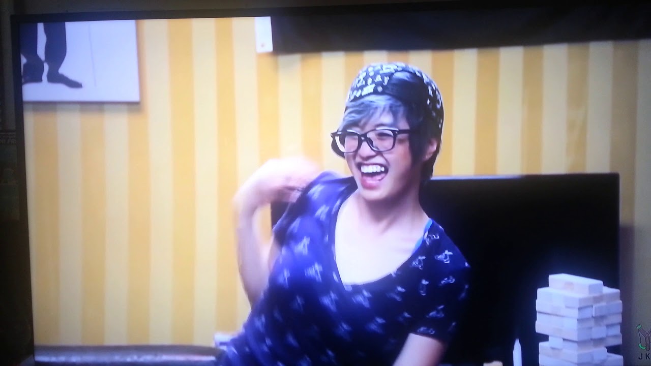 Julia's seductive dance on JKParty Clip 2