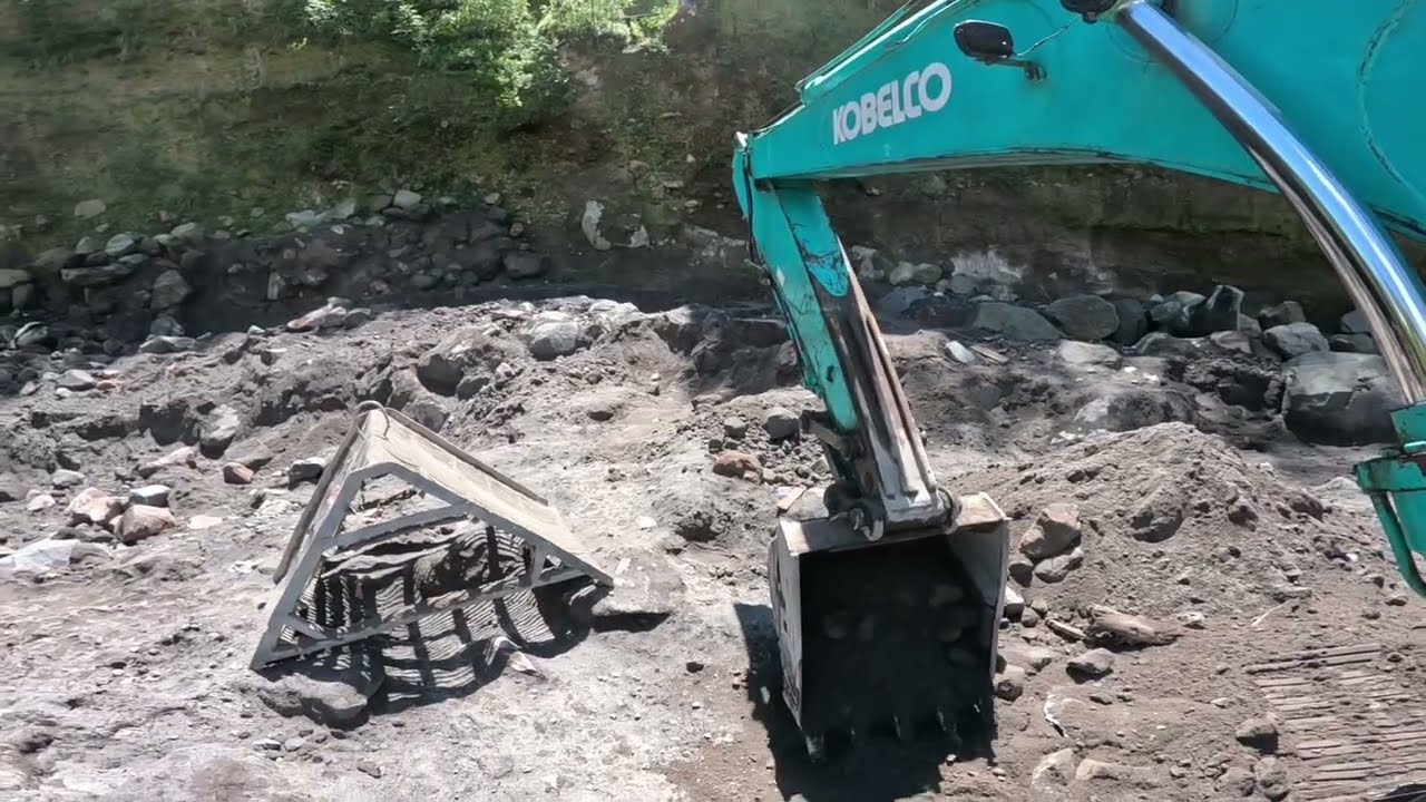 Sand mining part 912