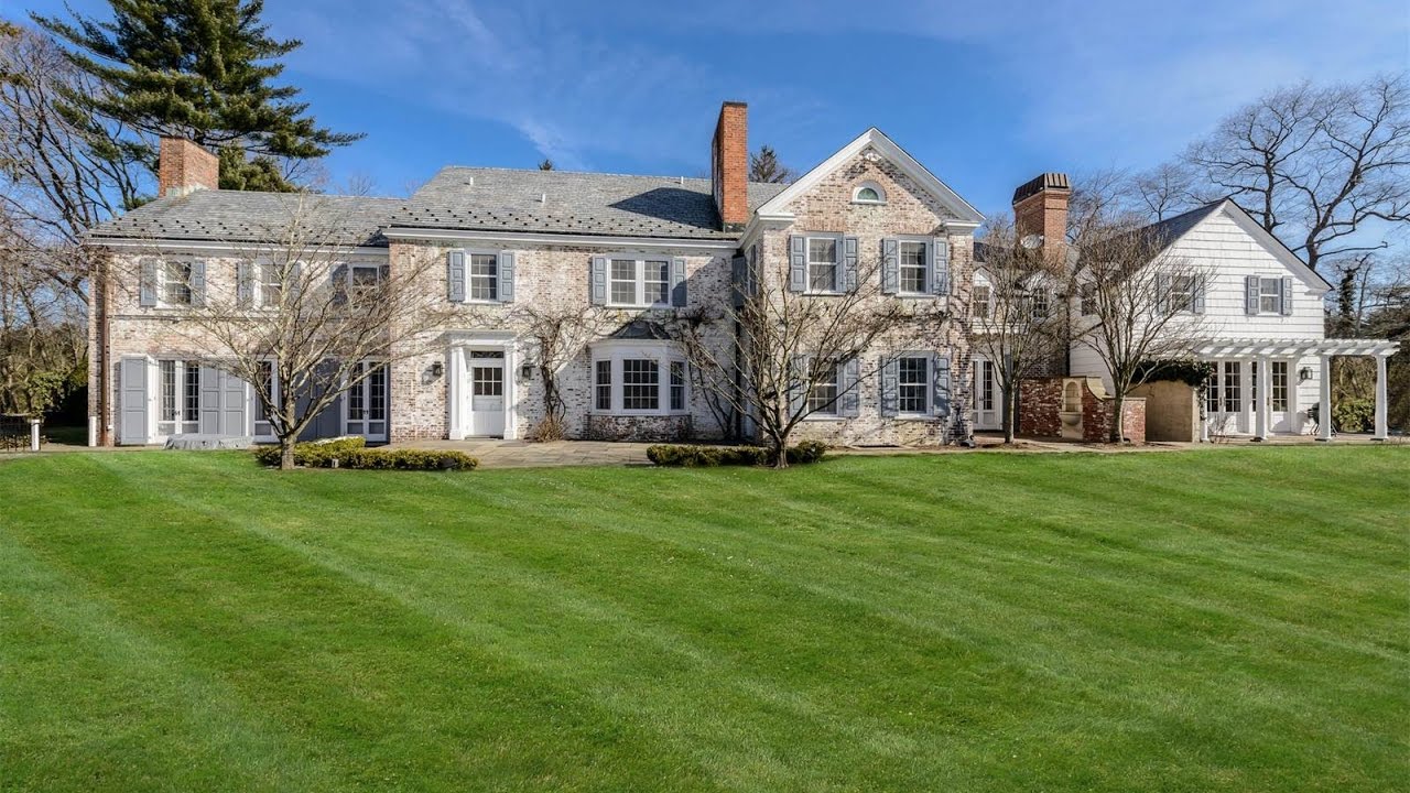 Elegant Brick Georgian Estate in Old Brookville, New York
