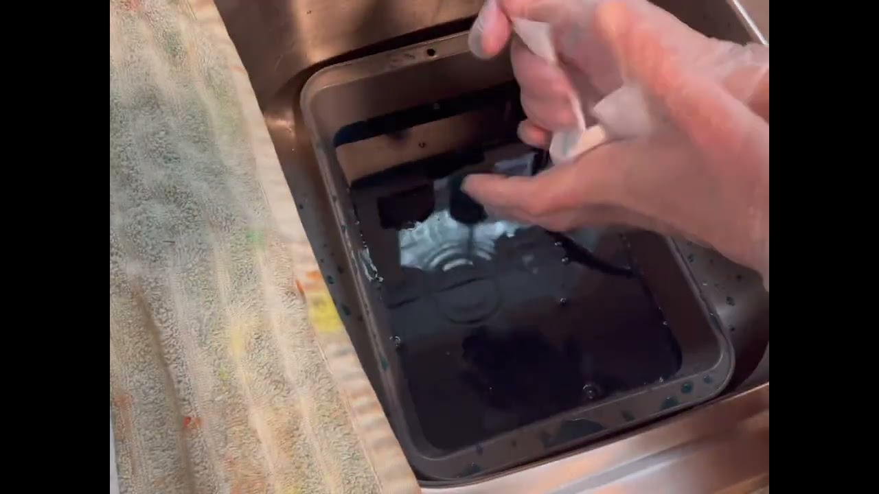 Hand Dying Paper Using Rit Fabric Dye