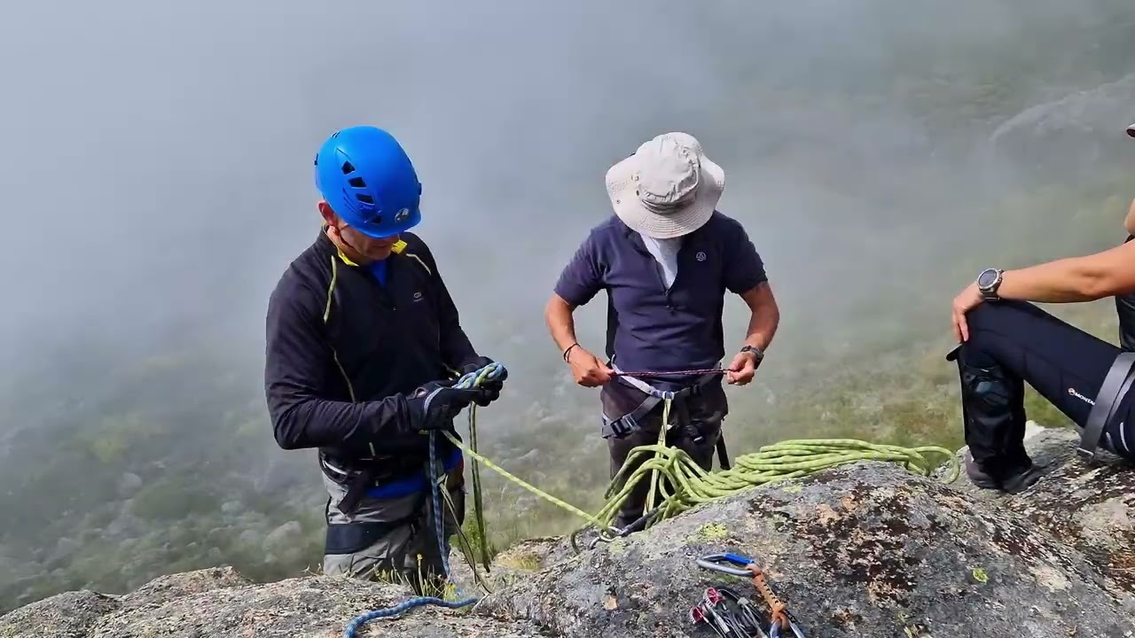 Curso de Montanhismo TRILHOS E CUMES - Serra da Estrela - Portugal