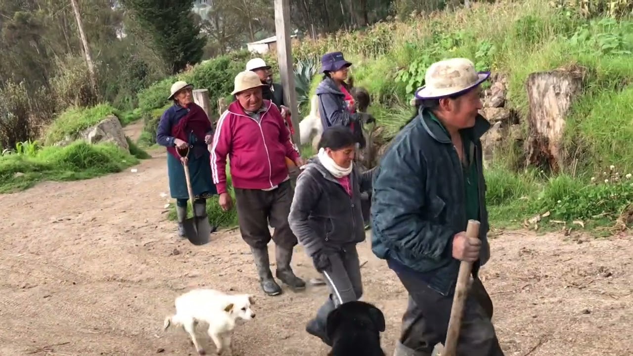 Comunidad La Posta minga en Jalutoma