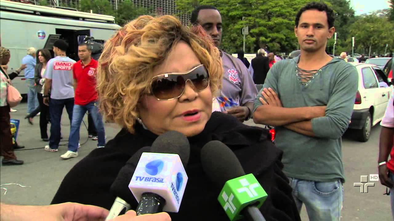 Corpo do cantor Jair Rodrigues foi enterrado no cemitério Gethsemani, em São Paulo