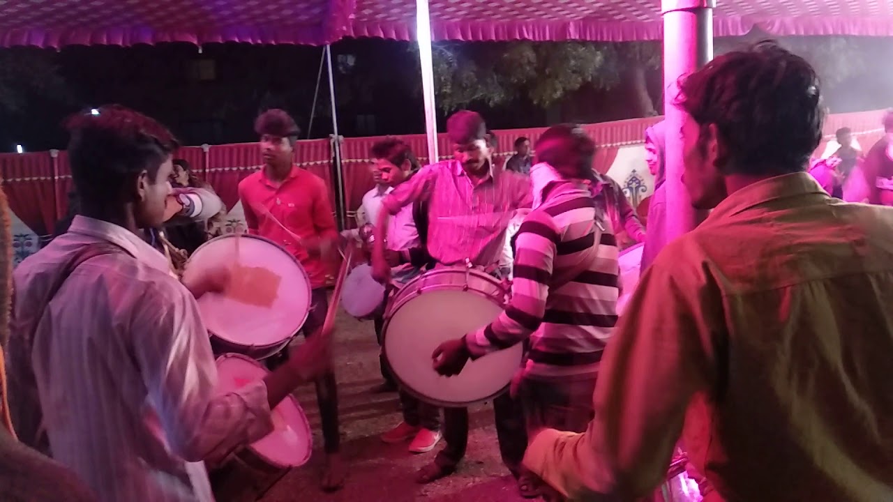 Khaike pan banaraswala song by Jay shree Krushna band khalane (Dhule)
