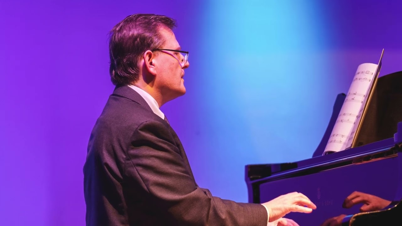✨ Un viaje c&oacute;smico al piano de Lukaszewski.