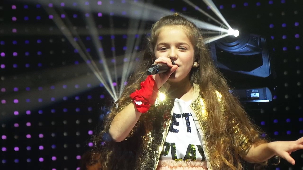 Kids United - (Zenith de Toulouse) - On écrit sur les murs