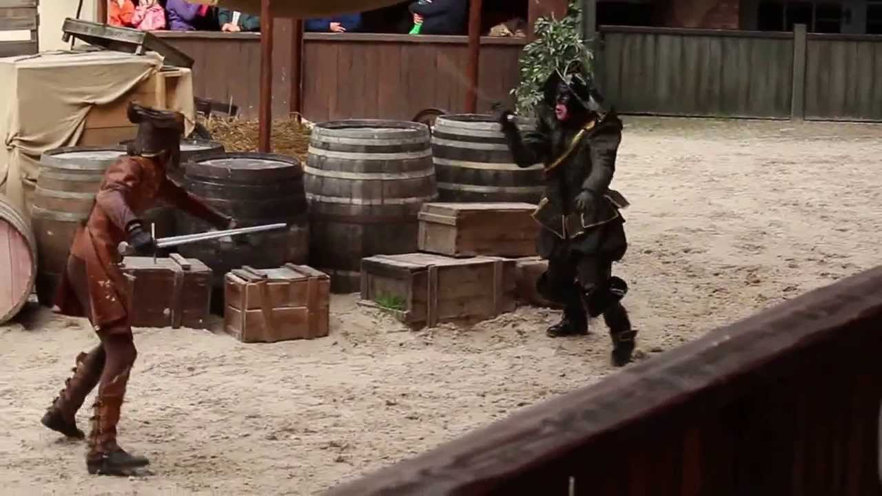 Raveleijn: Joost en Olaf vechten op de tonnen! - 13-09-2013 - Efteling