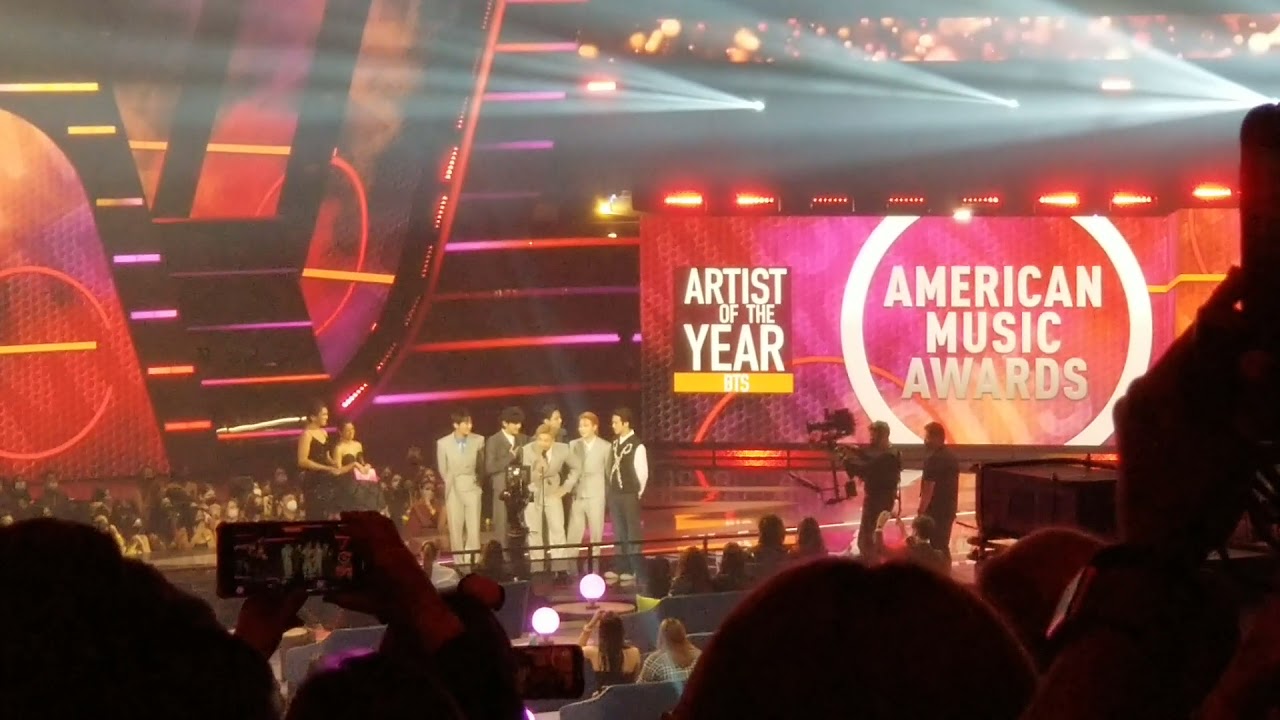 21112021 BTS Wins Artist of the Year @ AMAs (fancam)
